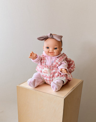 Porte-bébé pour poupée en tissu au motif vichy rose - Tiny Harlow | Shine on me