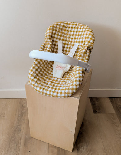 coquille - siège d'auto pour poupée avec motif de vichy moutarde - Tiny Harlow | Shine on me