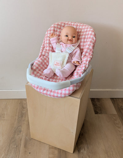Box of 6 doll capsules - pink - Tiny Harlow