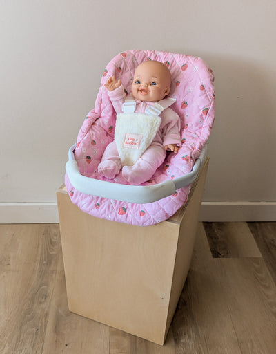 Doll Capsule - Strawberry - Tiny Harlow