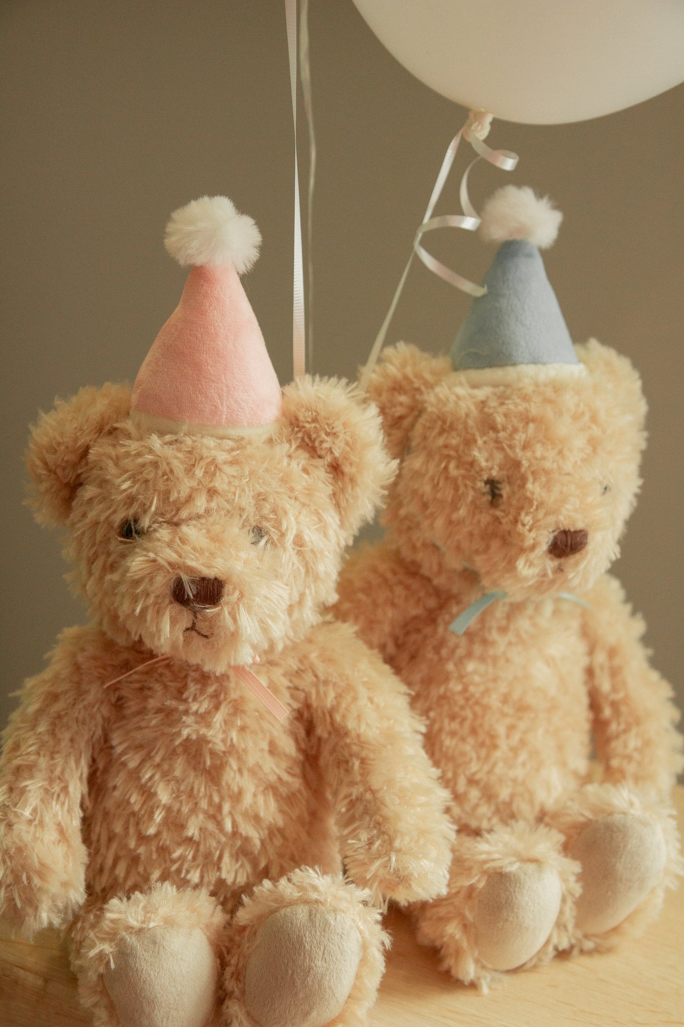 Peluche Arthur l'ours de fête - Sky - Snuggle Bunnies