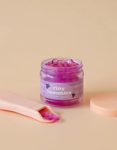 Petit pot de purée pour poupée à la saveur de raisin - Tiny Harlow | Shine on me