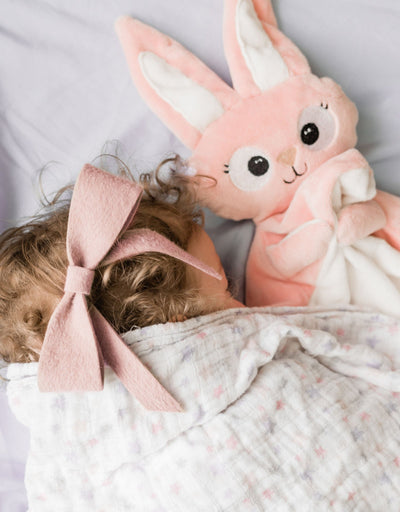 Doudou Lapine - Marguerite - Veille sur toi Default marque  Veille sur toi vendu par Veille sur toi